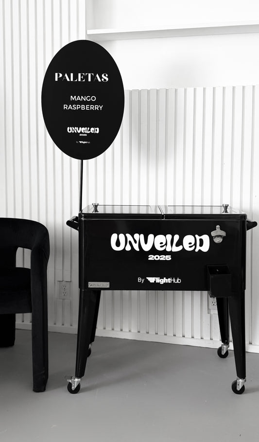 Colour customizable cooler on wheels